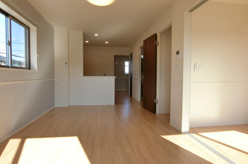 居室・リビング　同型物件の写真です。