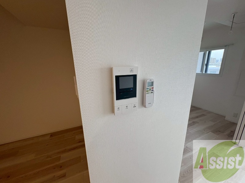 セキュリティ　ＴＶモニター付インターホンです。来客者の顔が見えるので安心！