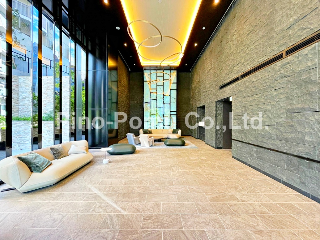 コンビニ　ローソン白金高輪駅前店（コンビニ）まで233m