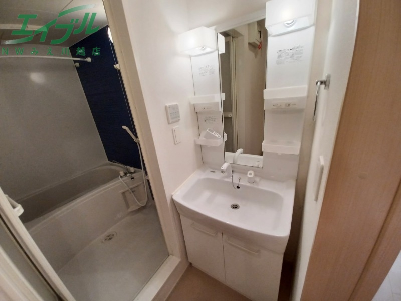 洗面設備　同物件別室反転タイプ