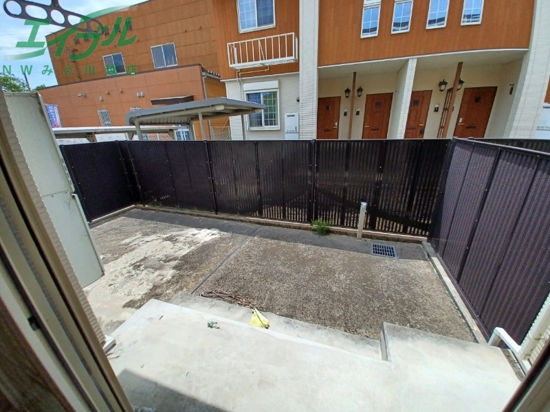 庭　同物件別室反転タイプ