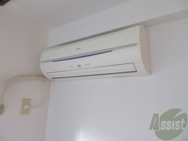 その他設備　あらかじめエアコンがついています。夏も冬も快適ですよ。