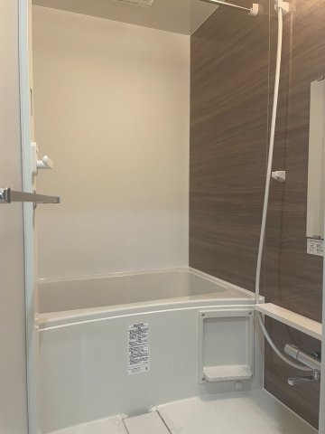 バス・シャワールーム　便利な収納スペースです