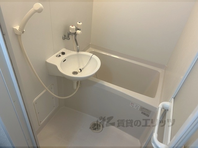 バス・シャワールーム　バス