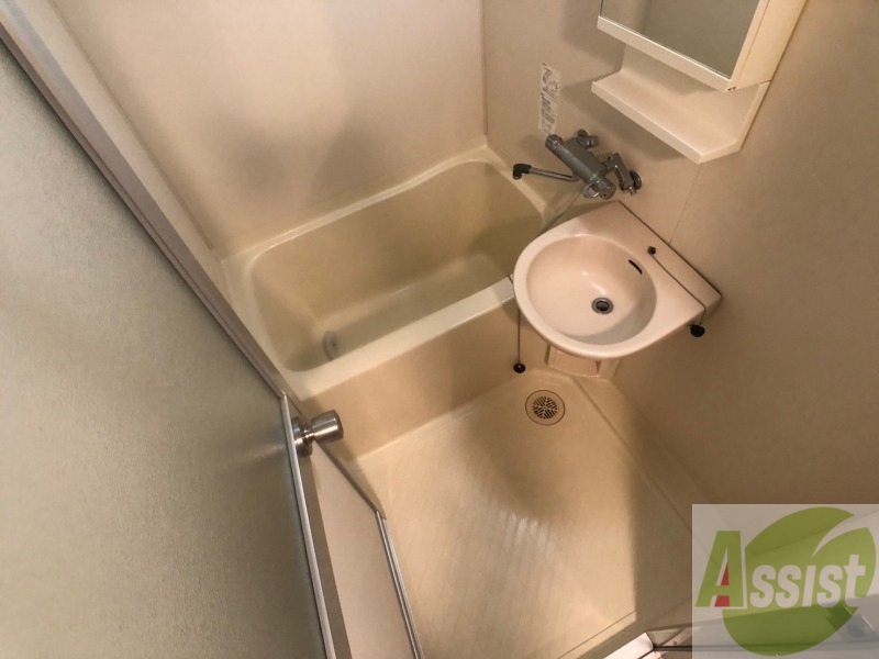 バス・シャワールーム　お風呂になります。一日の疲れを癒してくださいね。