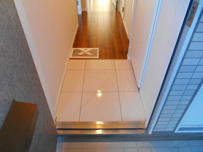 玄関　同物件別部屋参考写真です