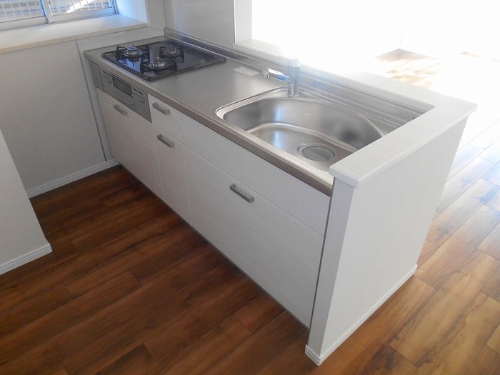 キッチン　同物件別部屋参考写真です