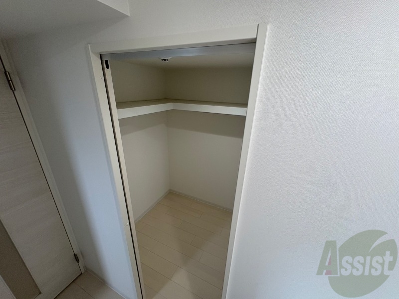 収納　クローゼットがありました。お洋服や荷物はここへ