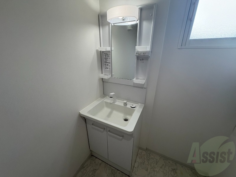 洗面設備　洗面台。身支度にはかかせないですよね～。