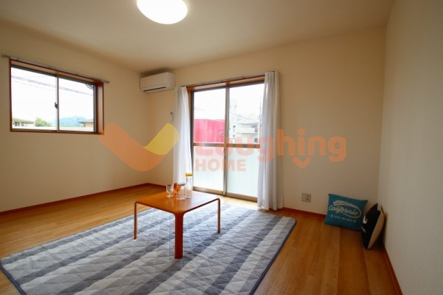 居室・リビング　こちらのリビングで趣味の時間をお楽しみください