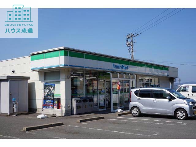 コンビニ　ファミリーマート長崎鳴見店（コンビニ）まで978m