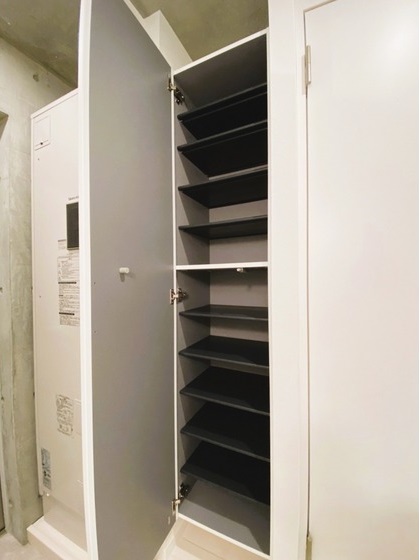 玄関　収納豊富なシューズボックスです♪