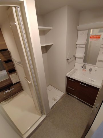 洗面設備　スペースが確保できる洗面所です