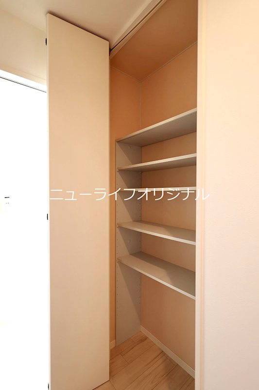 その他設備　キッチンの収納スペースはパントリーともして使えます☆