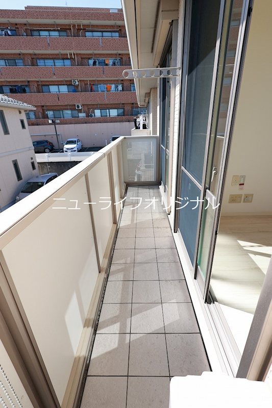 バルコニー　前面に遮る建物がないので通風良好☆洗濯物がよく乾きます☆