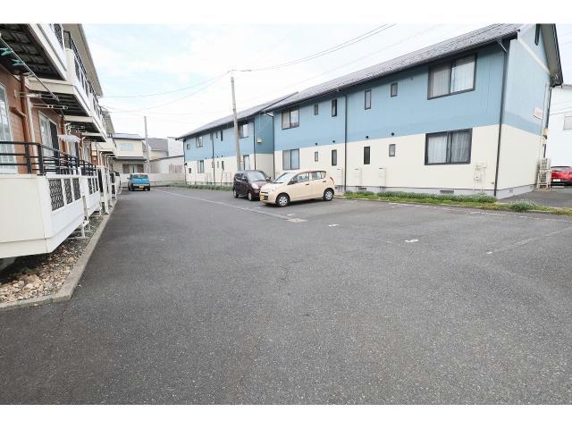 駐車場　駐車場