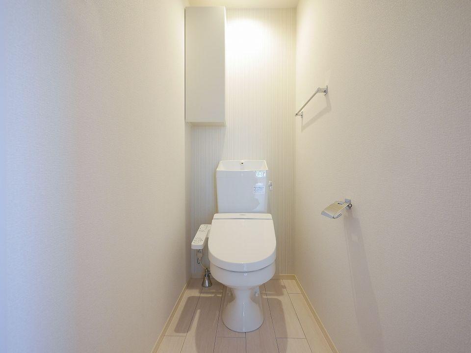トイレ　トイレは快適な温水洗浄暖房便座付き
