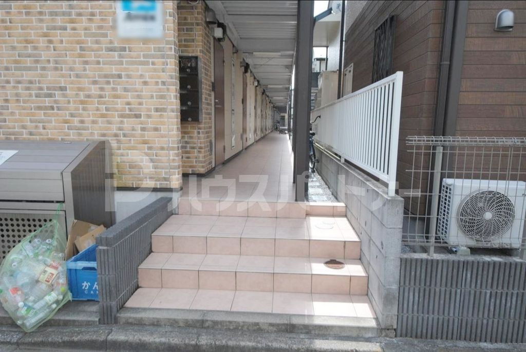 エントランス　庭