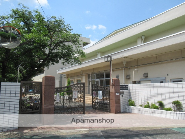 小学校　吹田市立山田第二小学校（小学校）まで185m