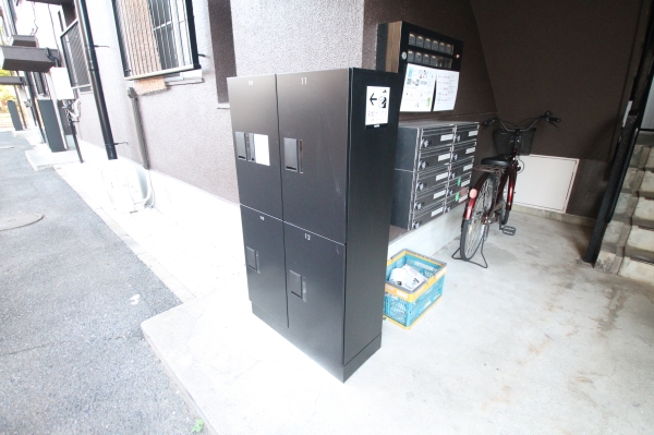 セキュリティ　不在時に便利な宅配ボックスあり！