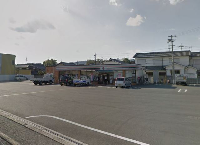 コンビニ　セブンイレブン香寺溝口店（コンビニ）まで400m