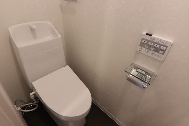 トイレ　※別号室の参考写真です。