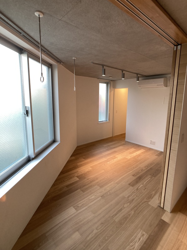 居室・リビング　写真と現況が異なる場合は現況を優先いたします。