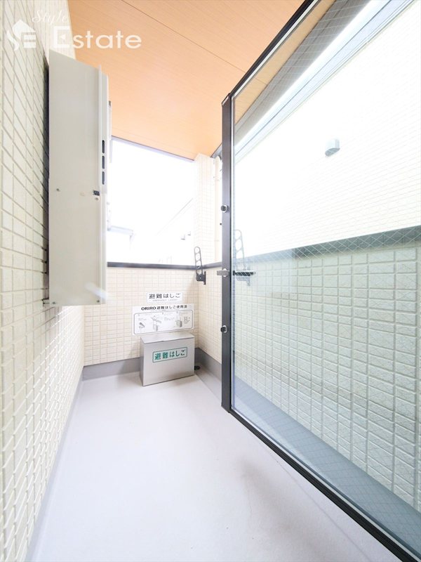 バルコニー　同仕様内装