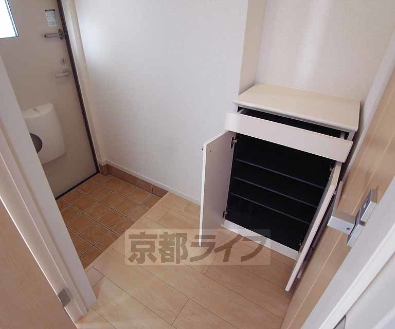 玄関　シューズＢＯＸついてます。