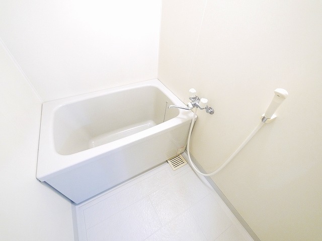 バス・シャワールーム　お風呂で日々の疲れを落としましょう