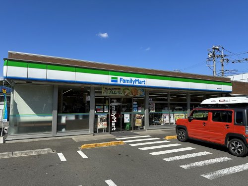 コンビニ　ファミリーマート 高尾駅東店（コンビニ）まで636m