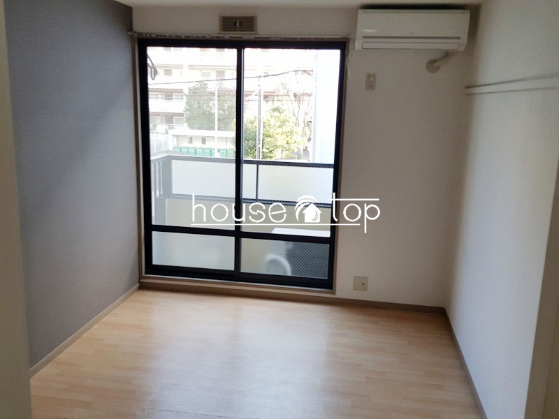 居室・リビング　日当たりの良いお部屋ですよ！