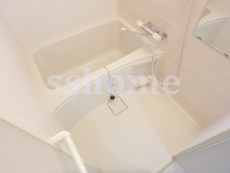 バス・シャワールーム　清潔感のある浴室