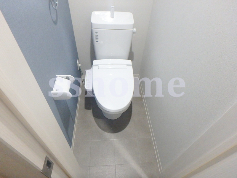 トイレ　トイレ（温水洗浄便座は残置です）