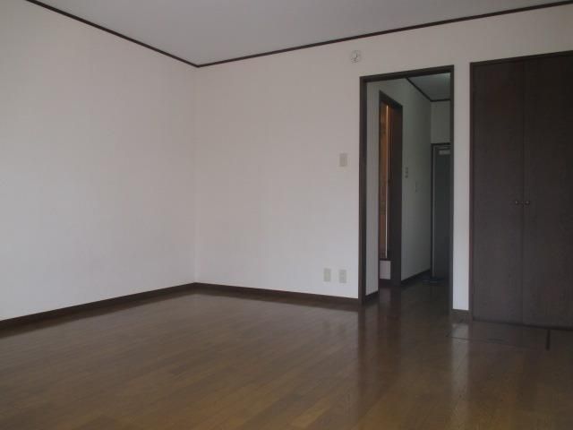 その他部屋・スペース　★洋室８帖の広いお部屋なので何置くか迷いますね★