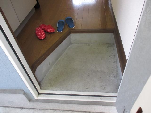 玄関　★玄関口も広いので靴も並べられます★