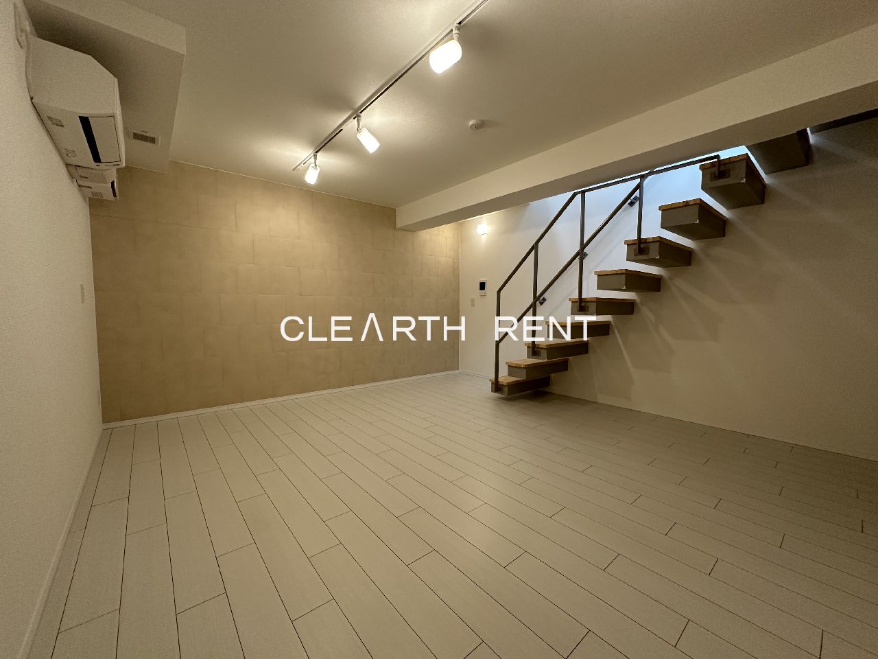 居室・リビング　15.2帖の広々居室/メゾネット下階