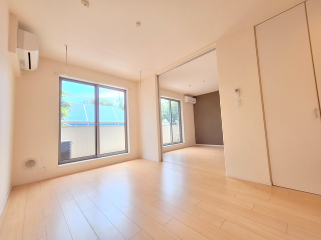 居室・リビング　別号室のお写真です