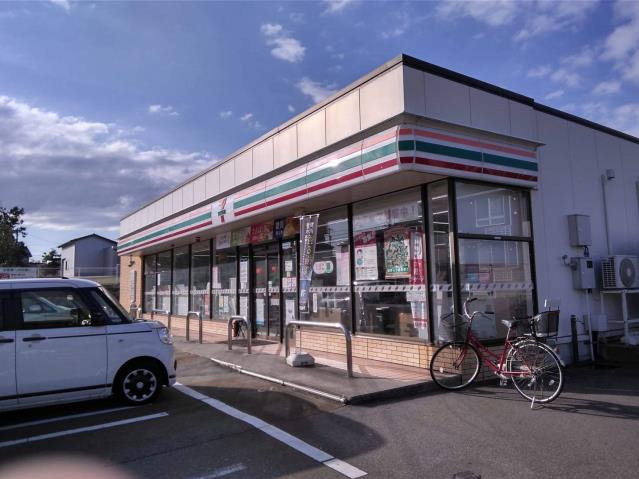 コンビニ　セブンイレブン（コンビニ）まで571m