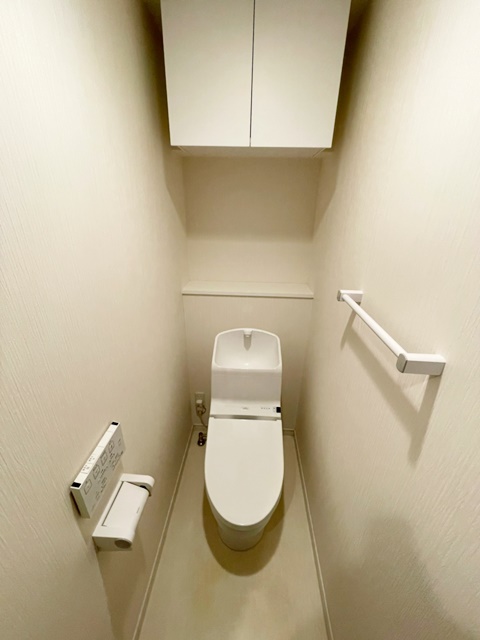 トイレ　温水洗浄便座付き♪