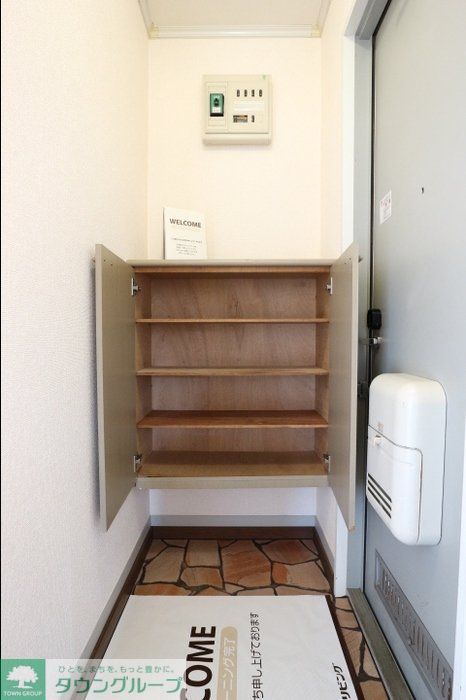 玄関　※別号室参考写真です