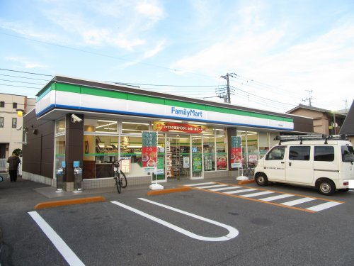 コンビニ　ファミリーマート千葉旭町店（コンビニ）まで267m