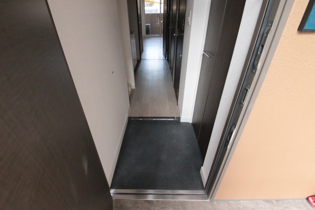 玄関　※別室の参考写真の為、現況優先です。