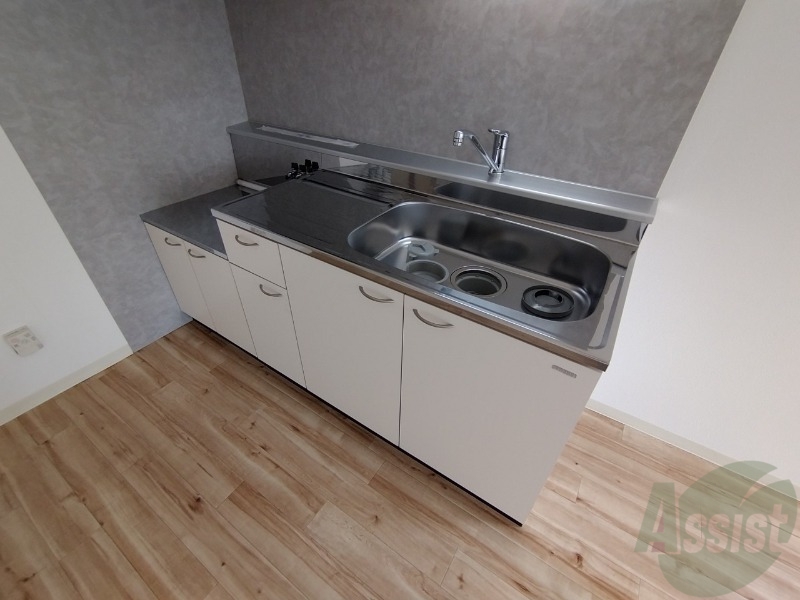 キッチン　キッチンは調理スペースもあり料理がはかどりそうです。