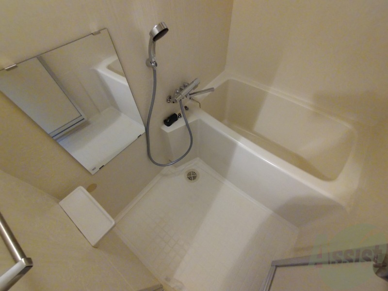 バス・シャワールーム　お風呂です。ゆっくりお風呂につかるのも体に良いですね～