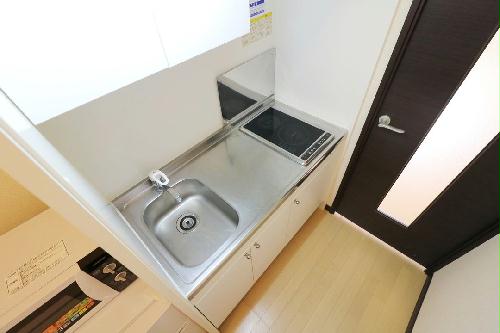 キッチン　２口コンロ付きラジエントヒータを設置