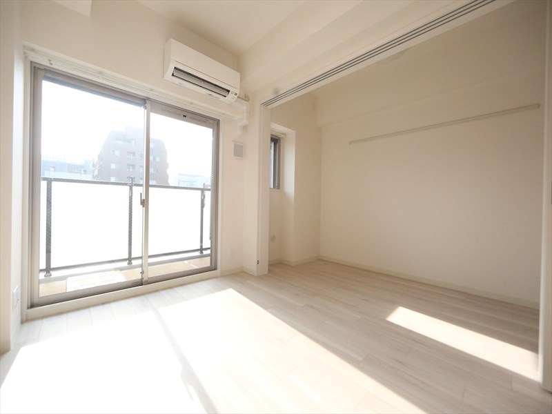 バルコニー　ＬＤＫ8帖　洋室3.8帖　エアコン付　バルコニー　同仕様写真