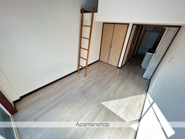 メイプルコート一万城 A・B・C棟の居間写真