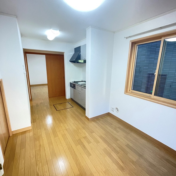 居室・リビング　開放感のあるゆったりとしたお部屋です♪