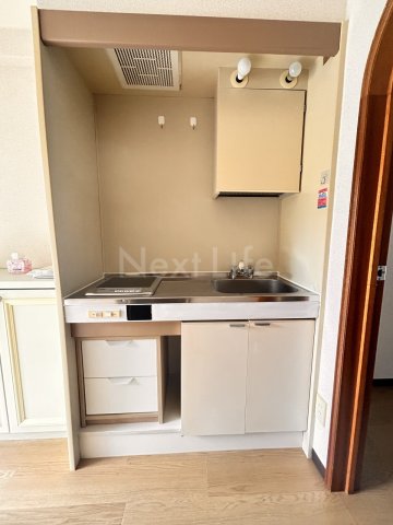 キッチン　メビウスコート国立 1-B